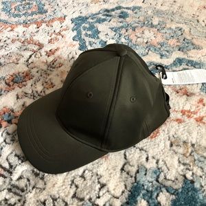 NWT lululemon baller hat